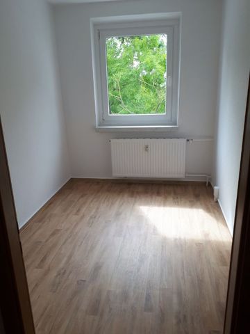 Frisch renovierte 3 Raumwohnung mit Duschbad! - Photo 2