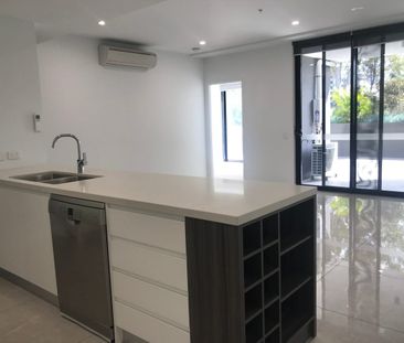 2 bedroom unit with park view - Photo 6