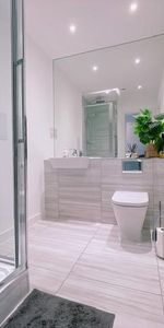 1 bedroom in a house share to rent - Photo 3