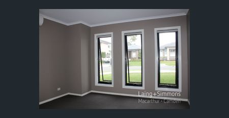 Large Family Home - 4 Bedroom + Study Area + Media Room - Photo 2
