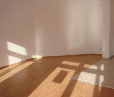 Frei ab 1.2.26 ! Top 2-Zi.-Whg. im Hinterhaus mit Stellplatz - Photo 1