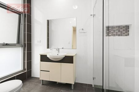 Contemporary Style Townhome - Photo 5