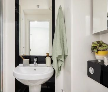Medium Standard Double Ensuite - Photo 6