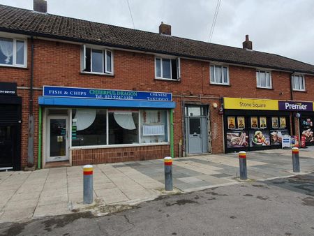 2 bedroom flat to rent - Photo 2