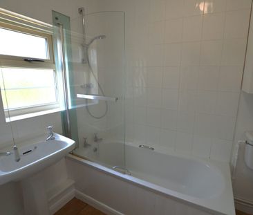 Cottage to rent on - Photo 3