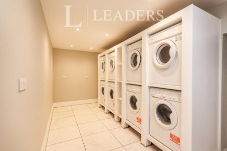 1 bedroom in a house share to rent - Photo 5