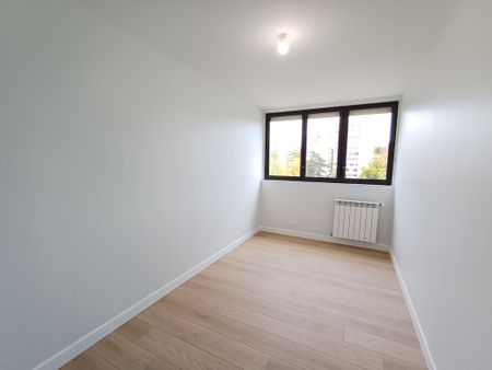 Location Appartement 4 pièces 69m² POISSY 78300 - Photo 2