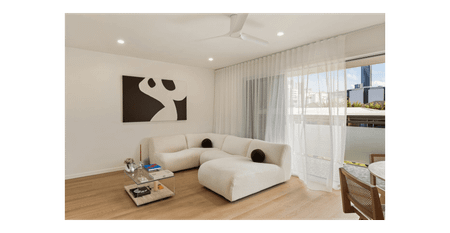 Prestigious Location with Spectacular City Views - Photo 2