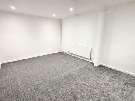3 bedroom end of terrace house to rent - Photo 4