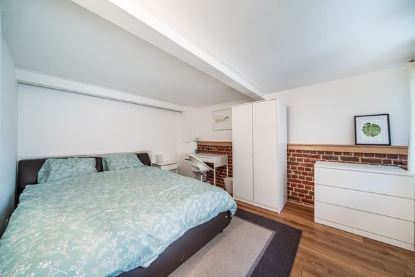 Room at Rue des Deux Eglises 22 - Photo 1