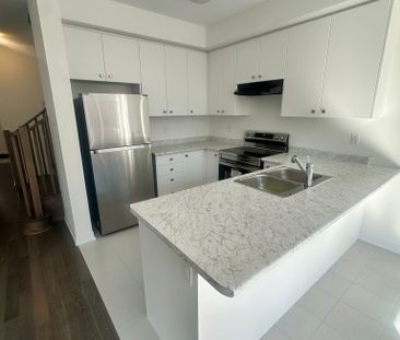 For Lease - 61 Brighton Lane, Thorold, Ontario - Photo 3