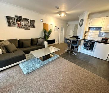 2 bedroom flat to rent - Photo 2
