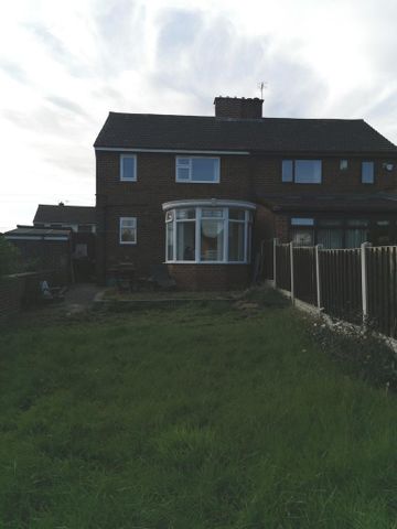 2 bedroom semi-detached house to rent - Photo 5