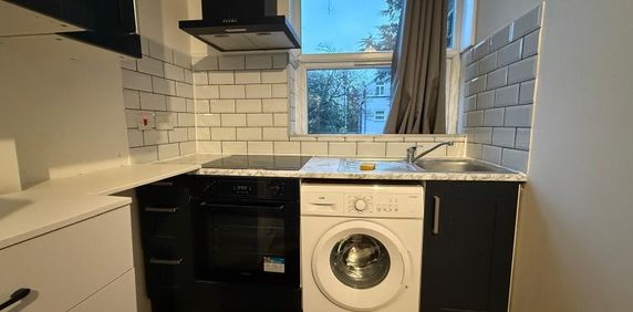 Studio Flat, Park Avenue, NW2 - Photo 2