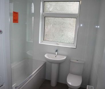 11 West Circular Road, Ballygomartin, Belfast, BT13 3QA - Photo 6