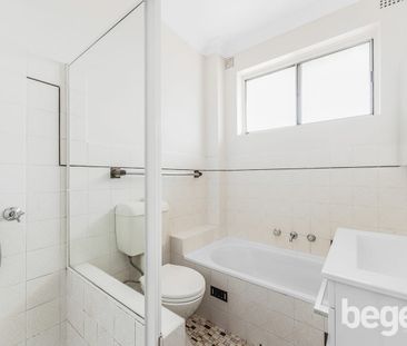 IMMACULATE WITH SUNNY LEAFY OUTLOOK IN CONVENIENT SETTING CLOSE TO ... - Photo 2