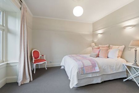Elegant Fusion - 3 Bed, 2 Bath Redcliffs Home - Photo 2