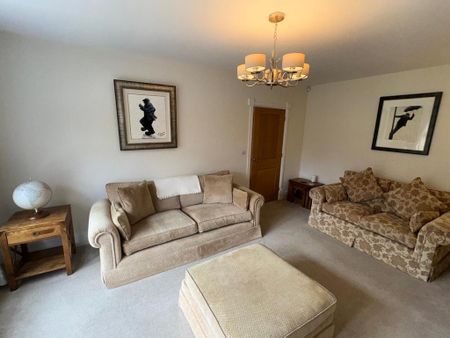 4 bedroom detached house to rent - Photo 4