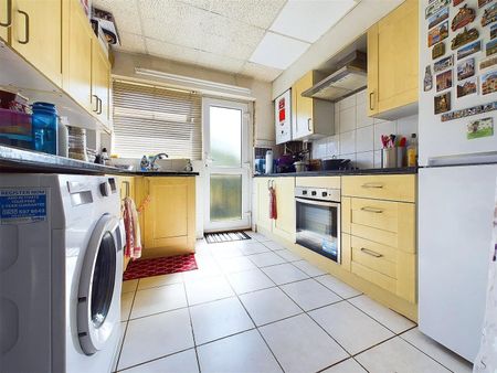 Great West Road, Isleworth, TW7 - Photo 4