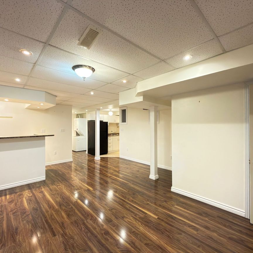 For Lease - 20 Aztec Court, Richmond Hill, Ontario - Photo 1
