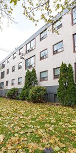 Crown Hill Place Apartments - Photo 3