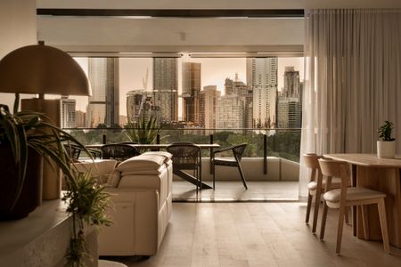 Fully Furnished Riverside Luxury - Photo 3