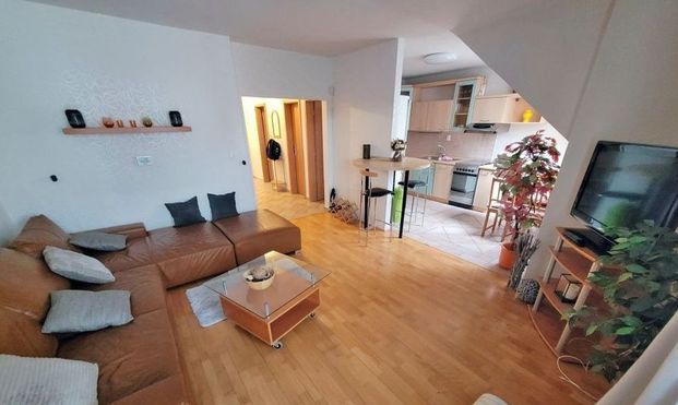 4-izbový zariadený mezonet v Nitre na prenájom - Photo 1