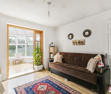 3 bedroom end of terrace house to rent - Photo 1