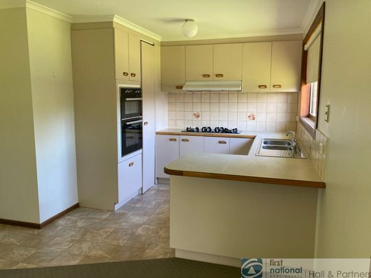 1 / 10 Jones Road, Dandenong - Photo 1