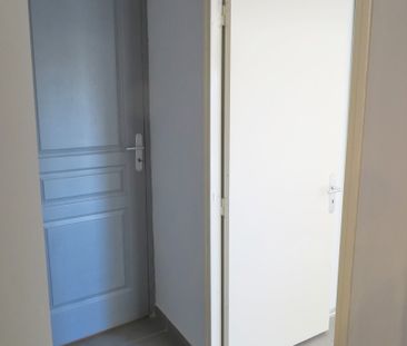 T2 MEUBLÉ 560€ H.C Nîmes Vauban, 37m² - Photo 5