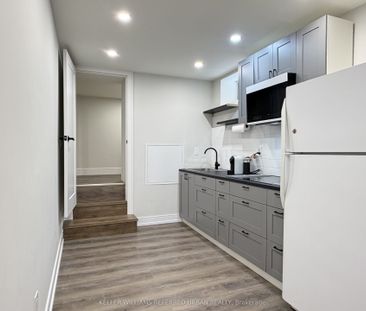 63 Wallington Avenue #Lower - Photo 2