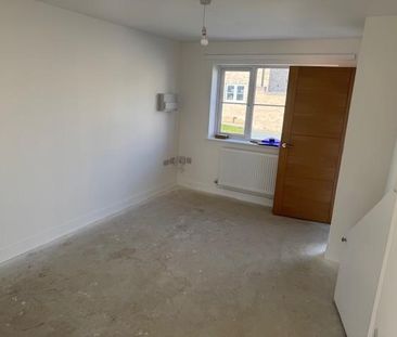 2 bedroom semi-detached house to rent - Photo 3