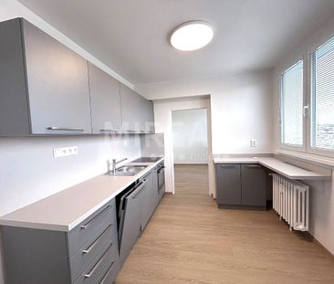 Pronájem bytu 3+1 70 m² - Fotografie 4