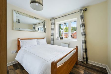 Noble Park, Epsom - Photo 4