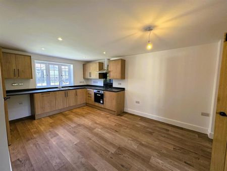 2 bedroom semi-detached house to rent - Photo 3