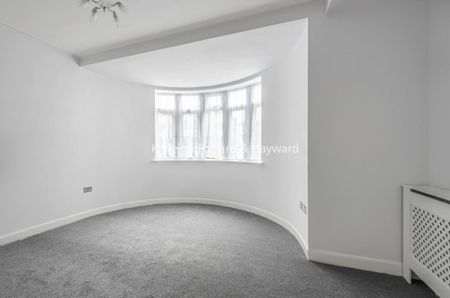 4 bedroom flat to rent - Photo 4