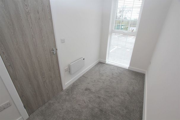 2 Bedroom Apartment, Ellesmere Port - Photo 1