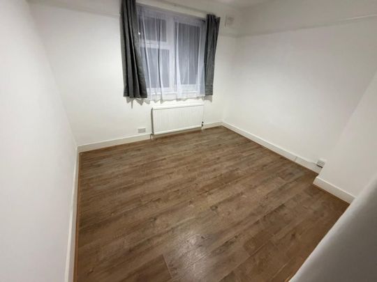 4 Bed Detached House, Leader Avenue, E12 - Photo 1