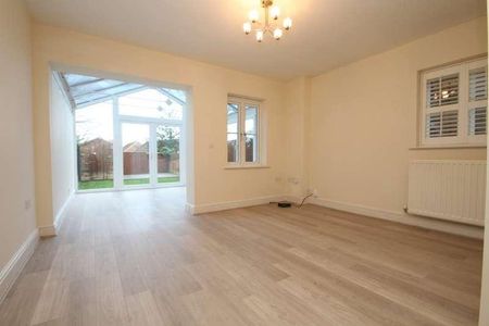 Dalby Gardens, Maidenhead, Berkshire, SL6 - Photo 2