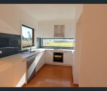 Spacious 2-Bedroom Unit in Prime Springvale Location - Photo 6