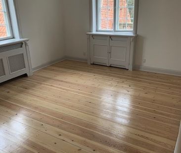 Indbydende villalejlighed med tagterrasse og adgang til fælles have! - Photo 5