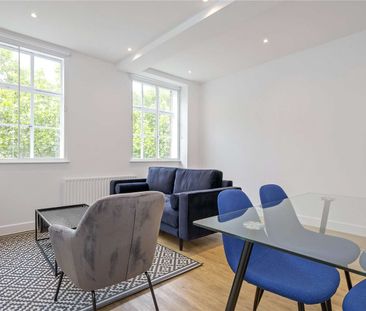 A good sized two bedroom apartment close to Angel Station - Photo 3