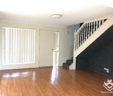 3 BEDROOM TOWNHOUSEâWarrigal State School Catchment - Photo 4