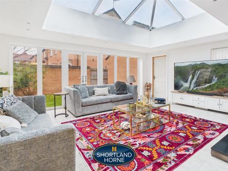 4 bedroom detached house to rent - Photo 2