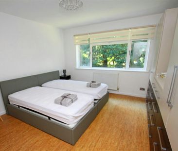 Flat to rent on - Photo 3