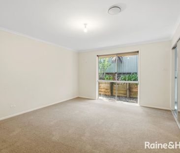 LARGE FAMILY HOME! - Photo 5