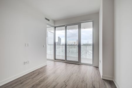 For Lease - 15 Queens Quay Unit# 1601, Toronto, Ontario - Photo 2