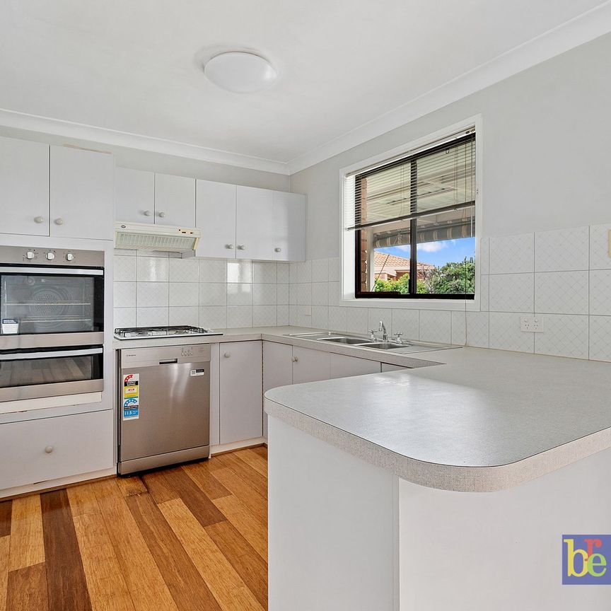 Comfort and Convenience in Strathdale - Photo 1