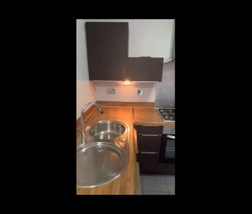 1 Bed Flat, Parham Drive, IG2 - Photo 4