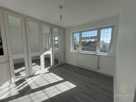 4 bedroom apartment to rent - Photo 4